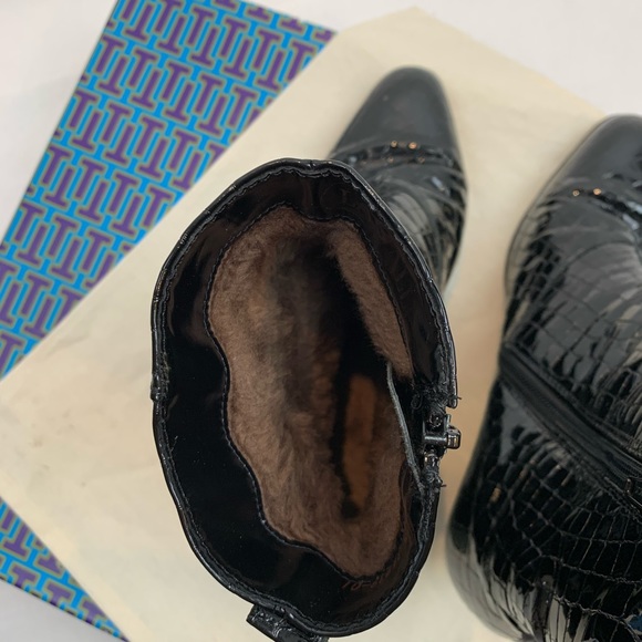 La Vallee Black Patent leather Lined Boot - Picture 5 of 7